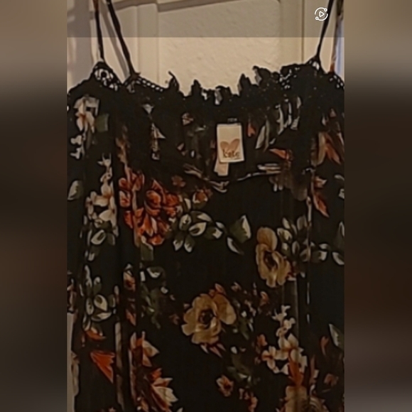 Black Floral blouse with lace at the top of the blouse at the top of  Blouse. - Picture 2 of 7